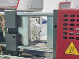 Wtryskarka z formą wydrukowaną na drukarce 3D Formlabs