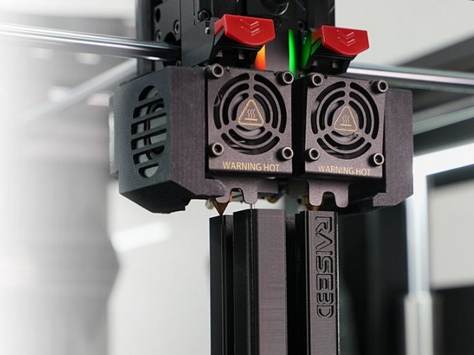 Drukarka 3D Raise3D Pro3 w profesjonalnym warsztacie